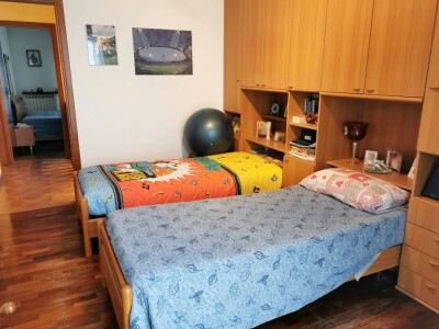 INDUNO OLONA, TRILOCALE SU DUE LIVELLI