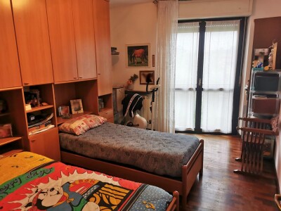 INDUNO OLONA, TRILOCALE SU DUE LIVELLI
