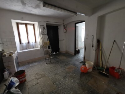 CAVAGNANO, PORZIONE DI CASA CON ACCESSORI