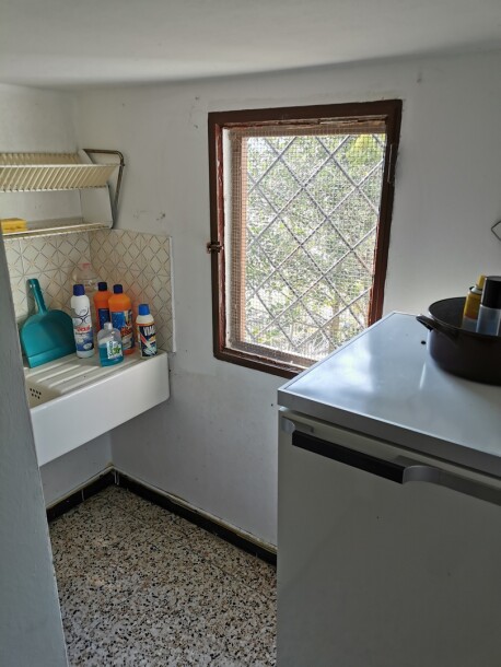 BESANO, DUE CASE INDIPENDENTI CON TERRENO-12