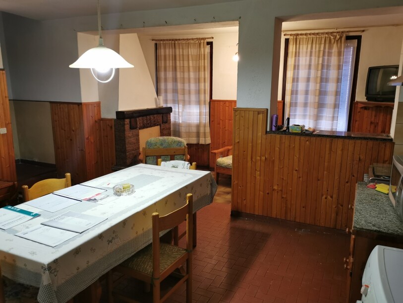 SALTRIO, PORZIONE DI CASA-13