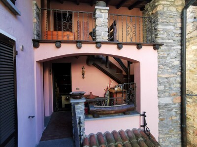CUASSO AL MONTE, BORGNANA, PORZIONE DI CASA