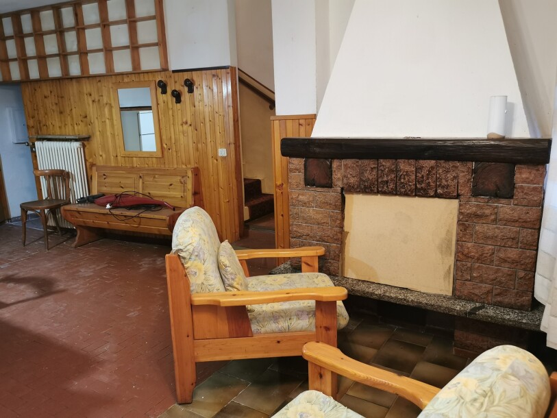 SALTRIO, PORZIONE DI CASA-15
