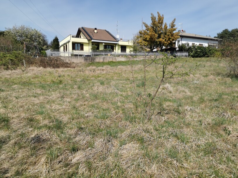 INDUNO OLONA, TERRENO EDIFICABILE-2