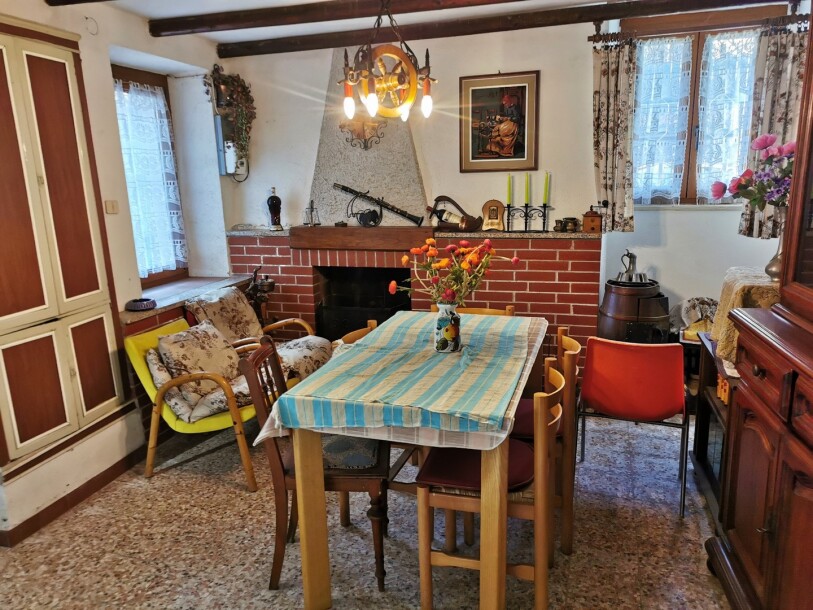 CUASSO AL MONTE, PORZIONE DI CASA-2
