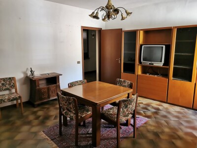 SALTRIO, PORZIONE DI CASA