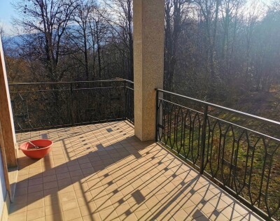 CUASSO AL MONTE, VILLA BIFAMILIARE