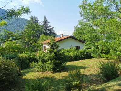 ARCISATE, VILLA BIFAMILIARE