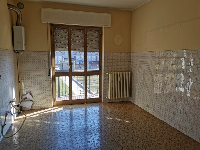 ARCISATE, COMODO TRILOCALE-3