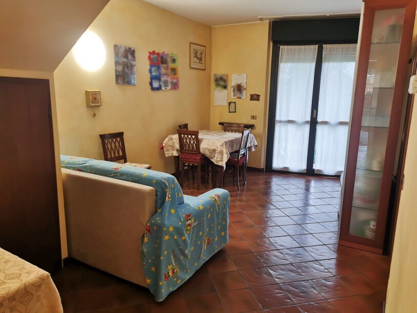 INDUNO OLONA, TRILOCALE SU DUE LIVELLI-3