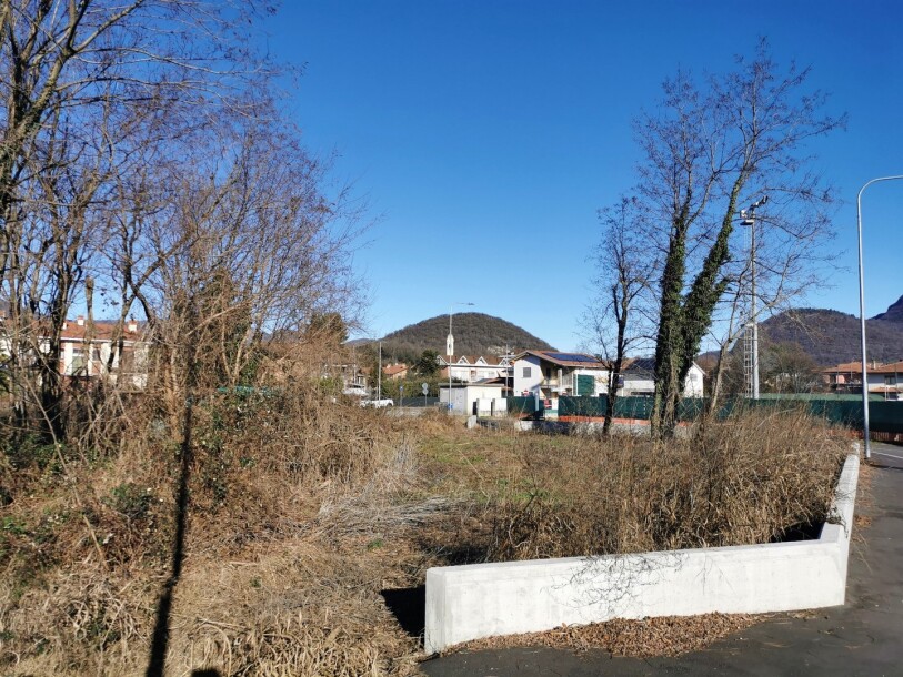 ARCISATE BRENNO USERIA, TERRENO EDIFICABILE-3