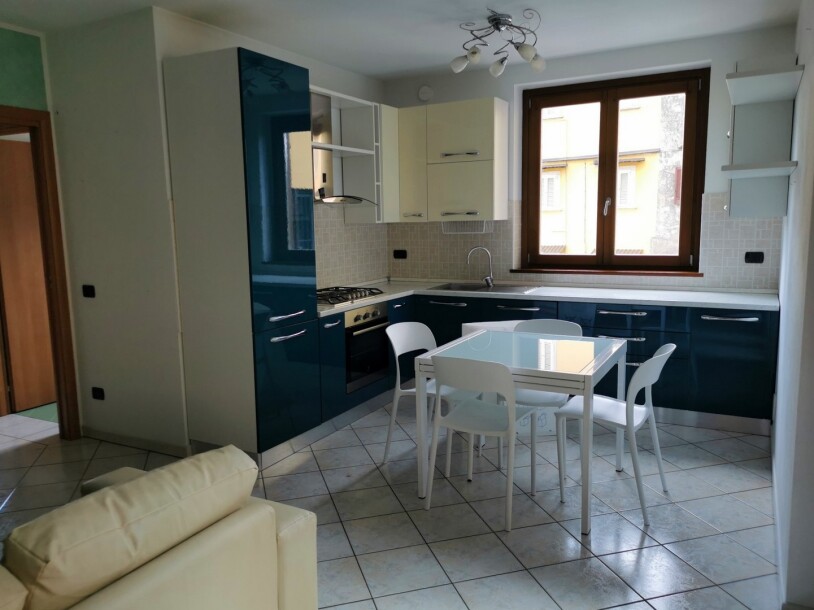 ARCISATE, TRILOCALE CON BOX-3