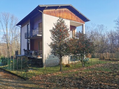 CUASSO AL MONTE, VILLA BIFAMILIARE