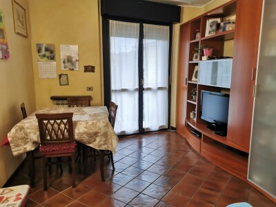 INDUNO OLONA, TRILOCALE SU DUE LIVELLI