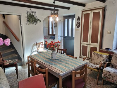 CUASSO AL MONTE, PORZIONE DI CASA