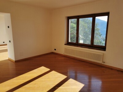 BISUSCHIO (POGLIANA), APPARTAMENTO CON GIARDINO