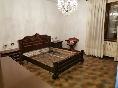 SALTRIO, PORZIONE DI CASA