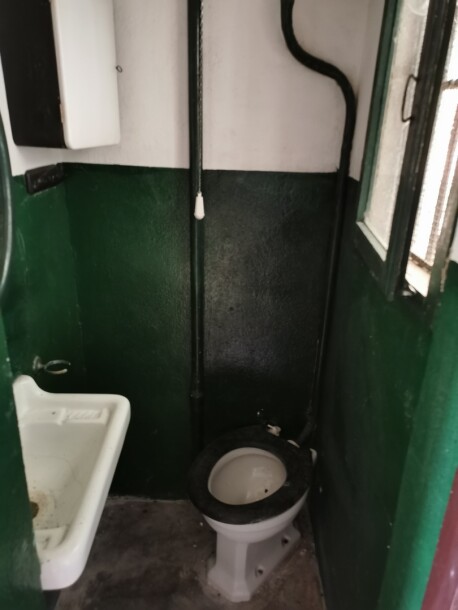 BESANO, DUE CASE INDIPENDENTI CON TERRENO-8