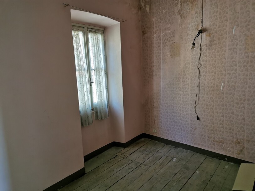 CAVAGNANO, PORZIONE DI CASA CON ACCESSORI-8