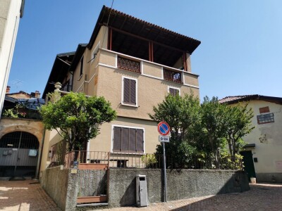CUASSO AL PIANO, PORZIONE DI CASA