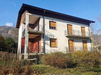 CUASSO AL MONTE, VILLA BIFAMILIARE