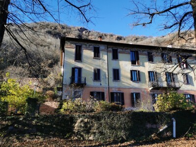 CUASSO AL MONTE, TRILOCALE CON BOX