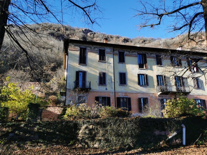 CUASSO AL MONTE, TRILOCALE CON BOX-20