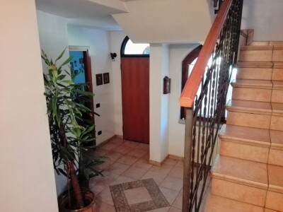 CUASSO AL MONTE, VILLA CON GIARDINO