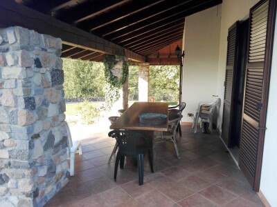 CUASSO AL MONTE, VILLA CON GIARDINO