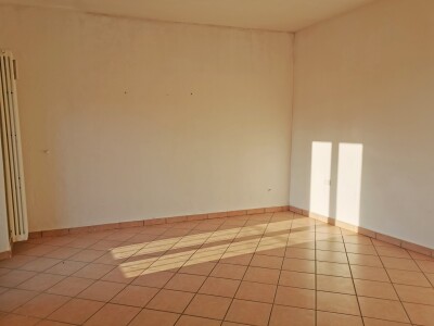 INDUNO OLONA, BILOCALE CON BOX