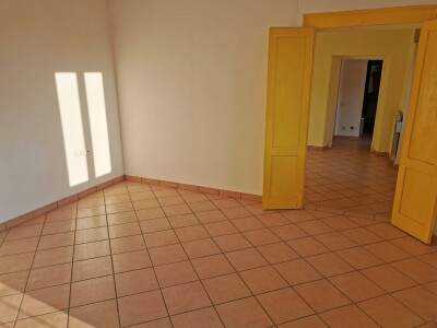 INDUNO OLONA, BILOCALE CON BOX