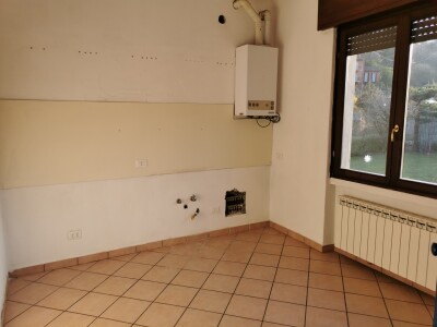 INDUNO OLONA, BILOCALE CON BOX