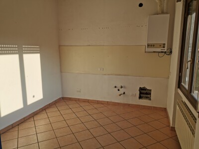INDUNO OLONA, BILOCALE CON BOX