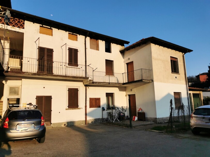 INDUNO OLONA, BILOCALE CON BOX-1