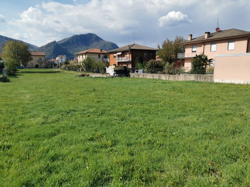 ARCISATE, TERRENO EDIFICABILE-1